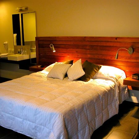 โปซาดา บูทิก ลาส เตราซส Hotel โกโลเนีย เดล ซากราเมนโต ภายนอก รูปภาพ